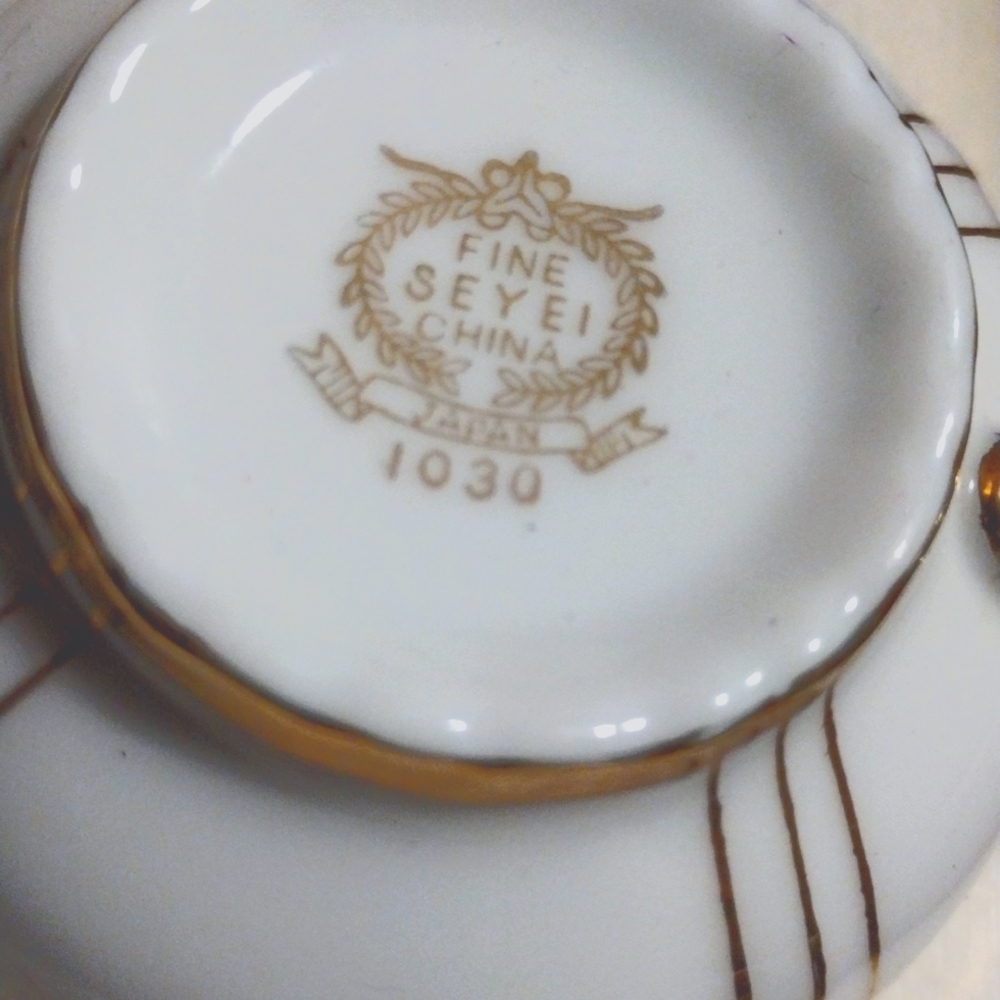 Fine china REPLACEMENT piece 1030